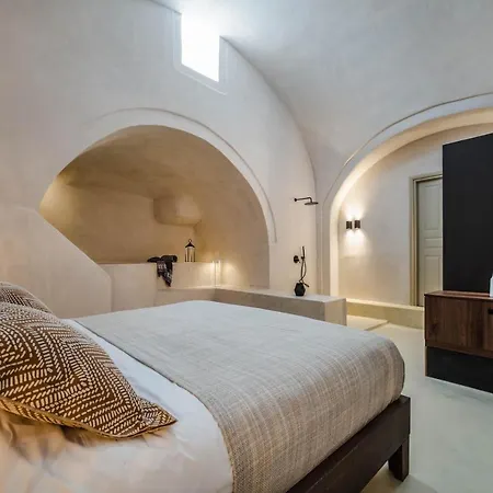 Hotel Phaos 1870, A Restored Winery 3*